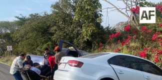 Cuatro lesionados tras colisión vehicular en la carretera Colima–Jiquilpan