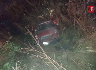 Protección Civil Manzanillo atiende accidente vehicular en la carretera Manzanillo–Cihuatlán