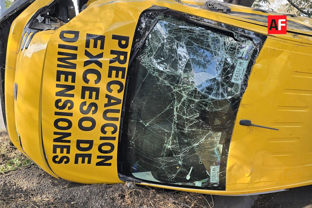 accidente-unidad-guia-cuauhtemoc-carretera-02