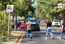 FGE investiga ataque armado en Villa de Álvarez; muere exfuncionario estatal y una mujer resulta herida