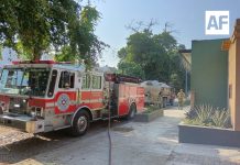Bomberos de Manzanillo atienden incendio en vivienda de la colonia Agua Azul