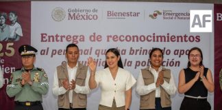 Gobernadora de Colima entrega reconocimientos a personal que ayudó en emergencias en estados afectados