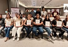 Gobierno del Estado de Colima entrega actas de propiedad a personas emprendedoras