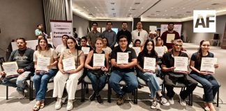Gobierno del Estado de Colima entrega actas de propiedad a personas emprendedoras