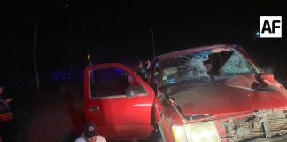 Camioneta impacta a un caballo en el Libramiento Los Limones; atienden CRUM y UEPC Colima a dos lesionados