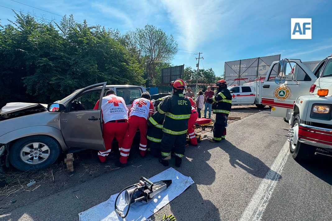 choque-camioneta-trailer-el-mezquite-01