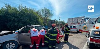 Choque entre tráiler y camioneta deja dos lesionados en Colima