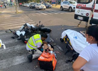 Colisión entre motociclistas en la Avenida Tecnológico deja dos lesionados de gravedad