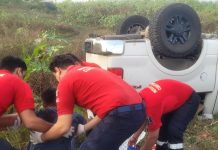 Atiende Protección Civil volcadura y choque entre tres vehículos en la carretera Quesería–Alcaraces