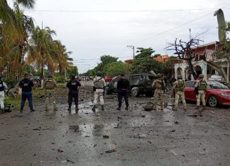 Suman 3 muertos y 6 lesionados, tras ataque explosivo contra base de la Policía Comunitaria de Coahuayana