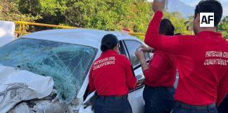 Atienden Protección Civil y Bomberos de Cuauhtémoc accidente vehicular en la carretera Guadalajara–Colima