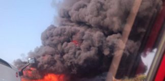 Está obstruida la autopista Manzanillo-Colima por incendio de tráiler, alerta UEPC