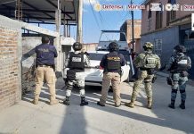En Michoacán, autoridades detienen a ocho personas, aseguran armas e inhabilitan dos campamentos clandestinos