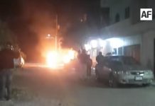 Quema de pirotecnia provoca incendio de vehículo en Zamora