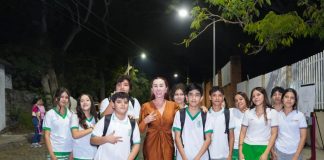 Entrega Tey alumbrado y hace en Entorno Seguro inmediación de Secundaria M. Álvarez