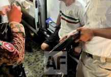 Bomberos Voluntarios de Colima rescatan a masculino en incendio de casa-habitación