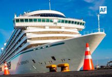 Llegó el primero del 2026: crucero Crystal Serenity hace escala en Manzanillo con más de 700 pasajeros