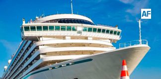 Llegó el primero del 2026: crucero Crystal Serenity hace escala en Manzanillo con más de 700 pasajeros