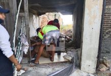 Guardavidas de la UEPC y cuerpos de emergencia de Manzanillo brindan auxilio a persona en situación vulnerable