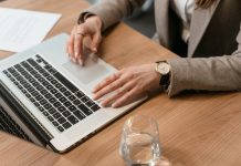 Tu cerebro a pleno rendimiento: 3 Reglas de oro para hidratarte en el trabajo