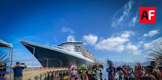 Arribo de turistas internacionales en el crucero Queen Mary 2 revitaliza el centro del puerto
