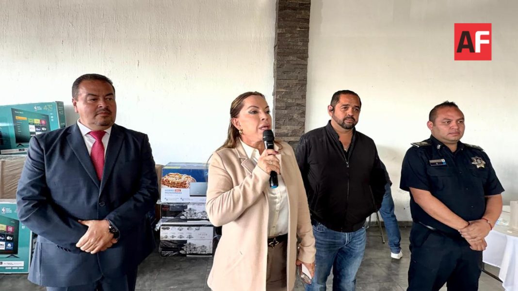 Reconocen a los policías de El Salto Jalisco-5