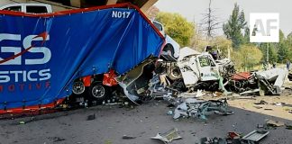 Tráiler se impacta contra tractocamión nodriza en la México-Guadalajara