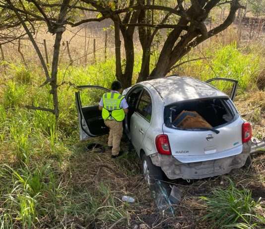 Saldo fatal tras accidente vial en la carretera Colima–Pihuamo; una persona fallece y dos quedan lesionadas