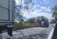 Accidente de transporte cañero provoca cierre parcial en la carretera Colima–Guadalajara; a la altura del Trapiche