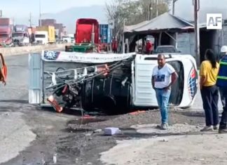Choque de tráiler y camioneta en carretera Jalipa–Puerto deja un lesionado y daños materiales