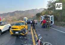 Motociclista resulta lesionado en choque con taxi en la carretera Manzanillo – Colima