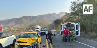Motociclista resulta lesionado en choque con taxi en la carretera Manzanillo – Colima