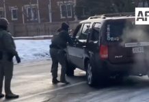 Alcalde de Minneapolis exige salida de ICE tras incidente mortal; Trump respalda actuación de agentes