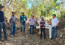 Gobierno del Estado de Colima instala línea de conducción de agua en Venustiano Carranza, Manzanillo