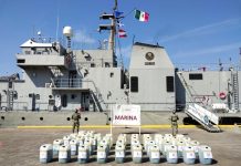 Golpe al tráfico de combustible en Michoacán: Semar detiene a tres personas y asegura mil litros de hidrocarburo