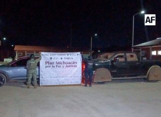 Marina asegura vehículos con blindaje artesanal y detiene a tres personas en operativos en Michoacán y Guerrero