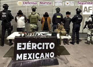 Autoridades federales y estatales detienen a 16 personas con armamento en Michoacán