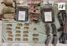 Autoridades federales y estatales detienen a 17 personas y aseguran armas y vehículos en Michoacán