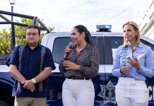 Indira Vizcaíno entrega nueva patrulla y equipo a la Policía Municipal de Comala