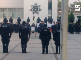 Rinden homenaje póstumo en las instalaciones de la PEP Colima al policía Edwin, asesinado el viernes pasado