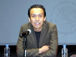 Trabajadores señalan a Marx Arriaga y a colaborador en una red de corrupción en la DGME de la SEP