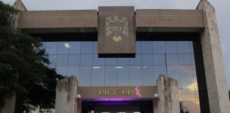 Funcionario de la U de Colima inicia huelga de hambre; institución confirma diálogo directo