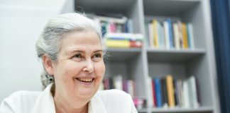 Reconocen trayectoria y aportaciones editoriales de investigadora de la UdeC