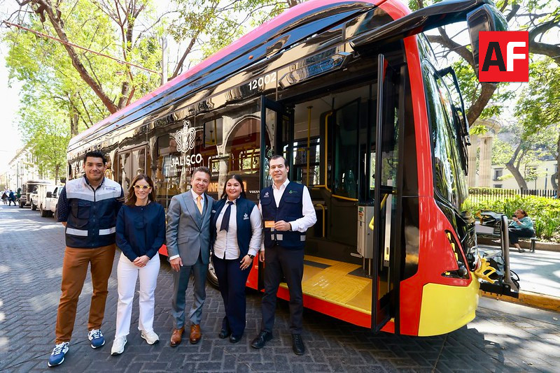 Renuevan nuevas unidades del tradicional Trolebús en Guadalajara3