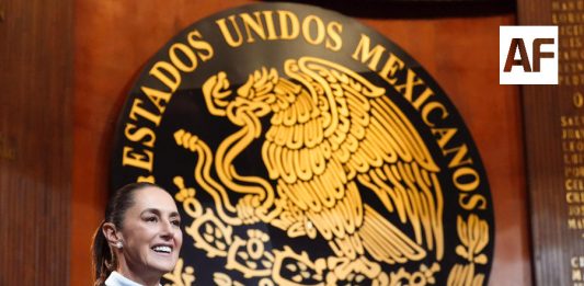 Sheinbaum dice durante aniversario de la Constitución que con la 4T se recuperó su esencia