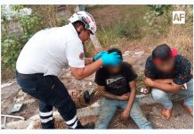 UEPC Colima y CRUM atienden a lesionados tras volcadura de tráiler; hay cierre parcial de la autopista