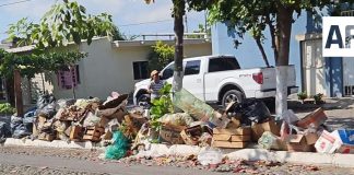 Crisis en recolección de basura en Tecomán: Ayuntamiento atribuye fallas a licitación de nuevas unidades