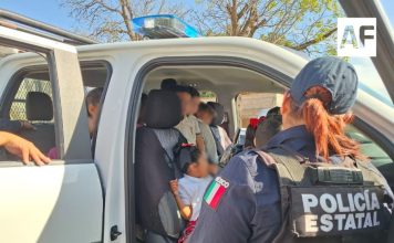 SSP Colima y dependencias de seguridad realizan demostración de funciones en jardín de niños