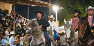 Participaron 12 mil jinetes en la Cabalgata Nocturna