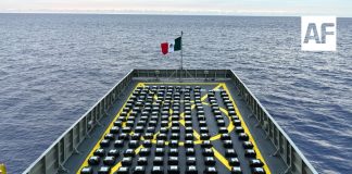 La Armada de México en coordinación con la Guardia Costera de Estados Unidos aseguran aproximadamente 188 bultos con toneladas de presunta cocaína